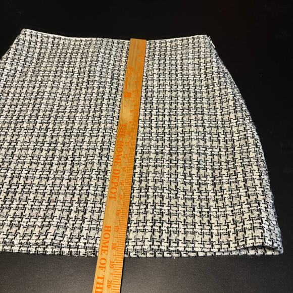 LOFT Metallic Sequin Tweed Shift Mini Skirt White Black Size 12 - Picture 3 of 8